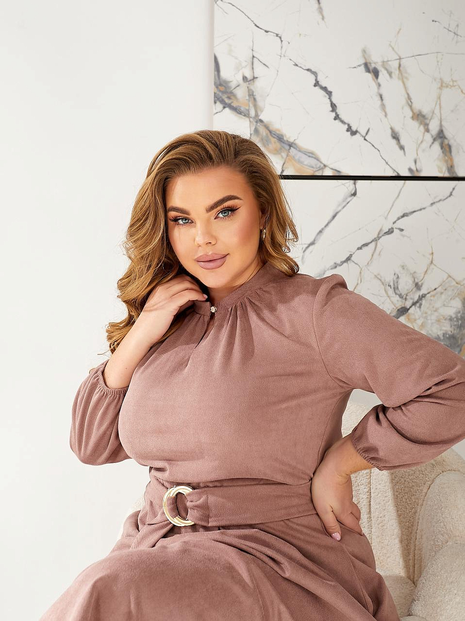 Женское платье замшевое с юбкой клеш