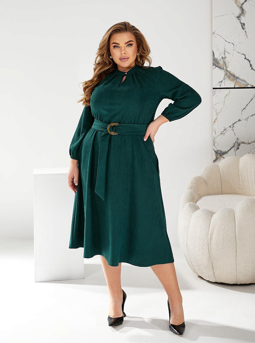 Женское платье замшевое с юбкой клеш