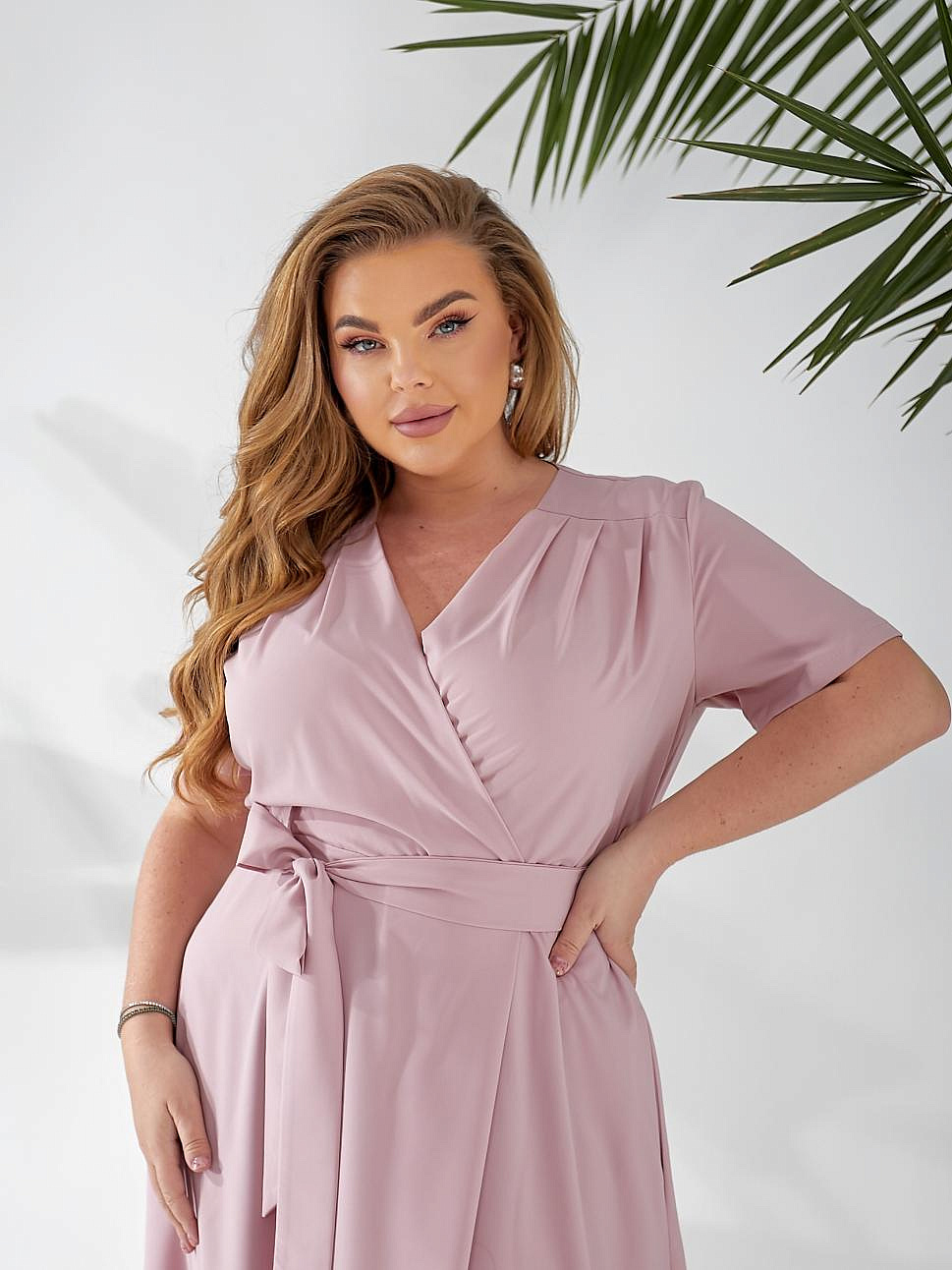 Женское платье клеш однотонное