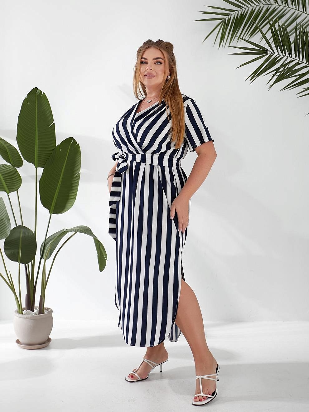 Женское платье с закругленным низом