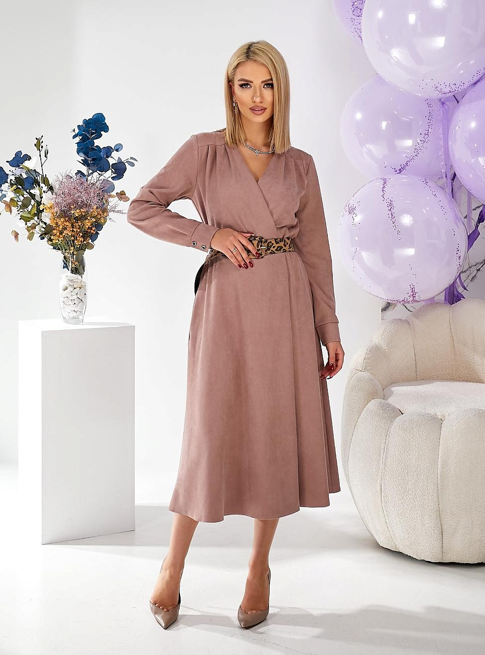 Женское платье на запах из замша