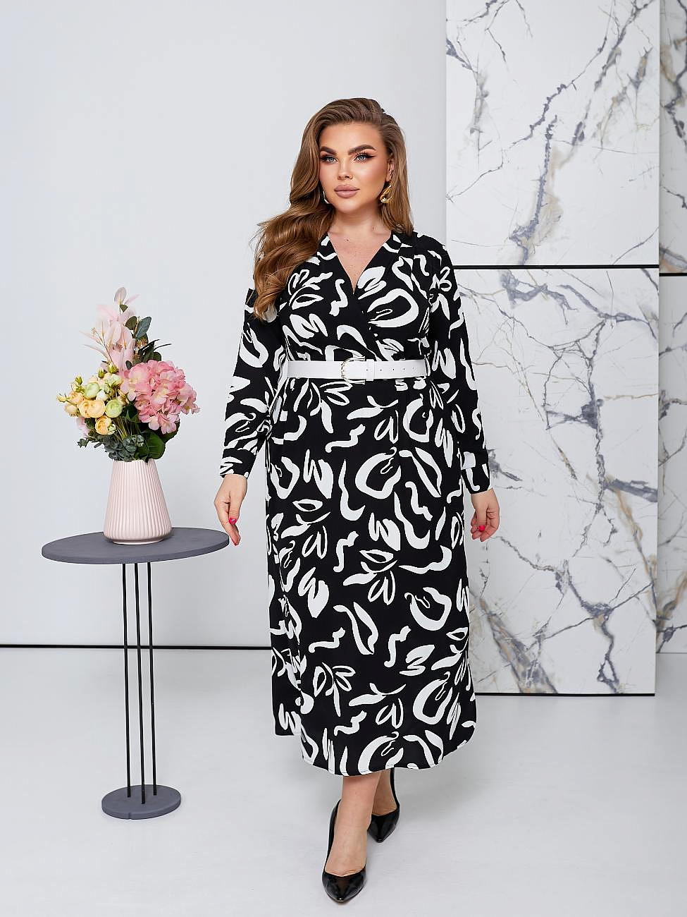 Женское платье с прямой юбкой