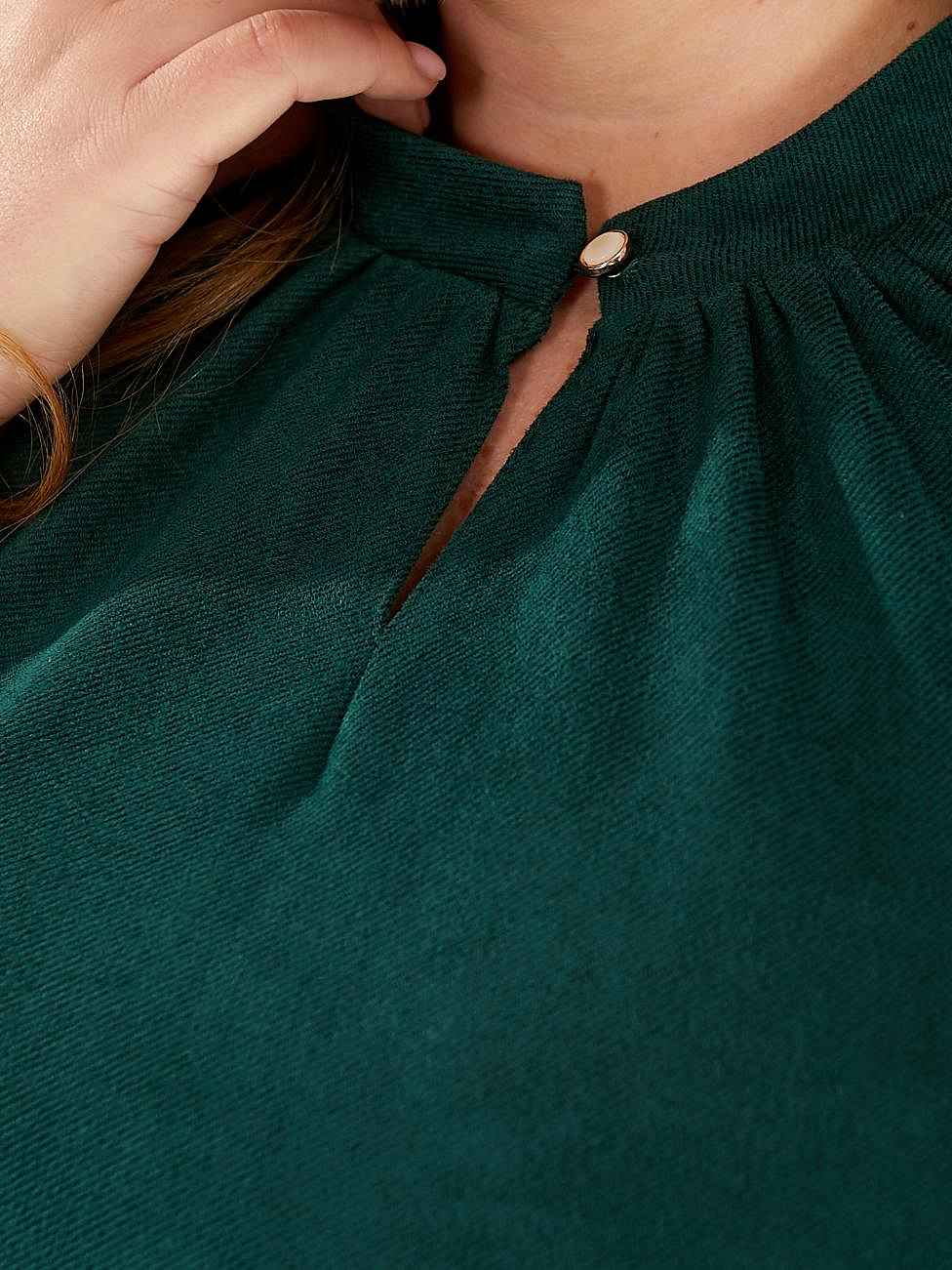 Женское платье замшевое с юбкой клеш