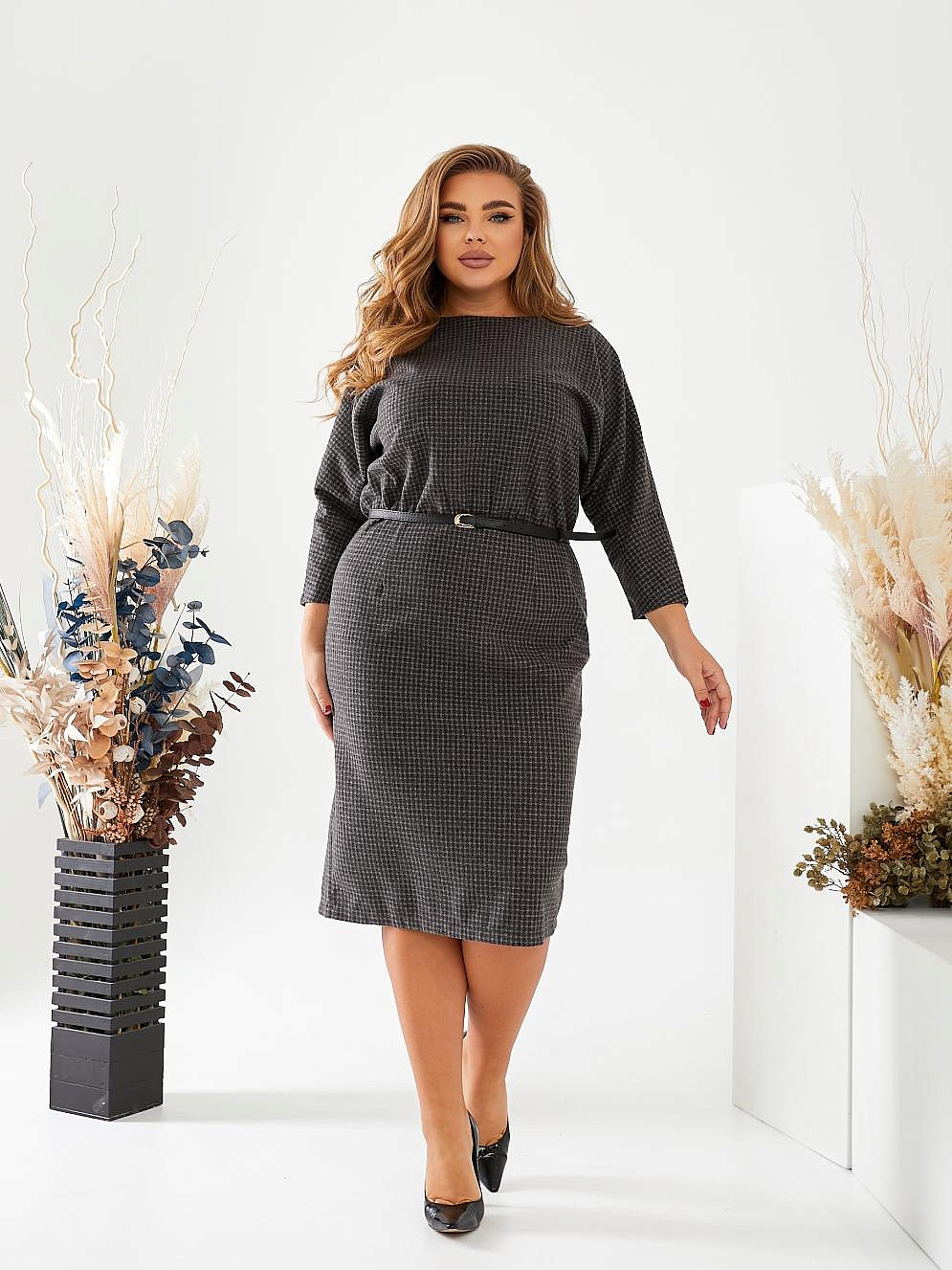 Теплое платье со сборкой по талии