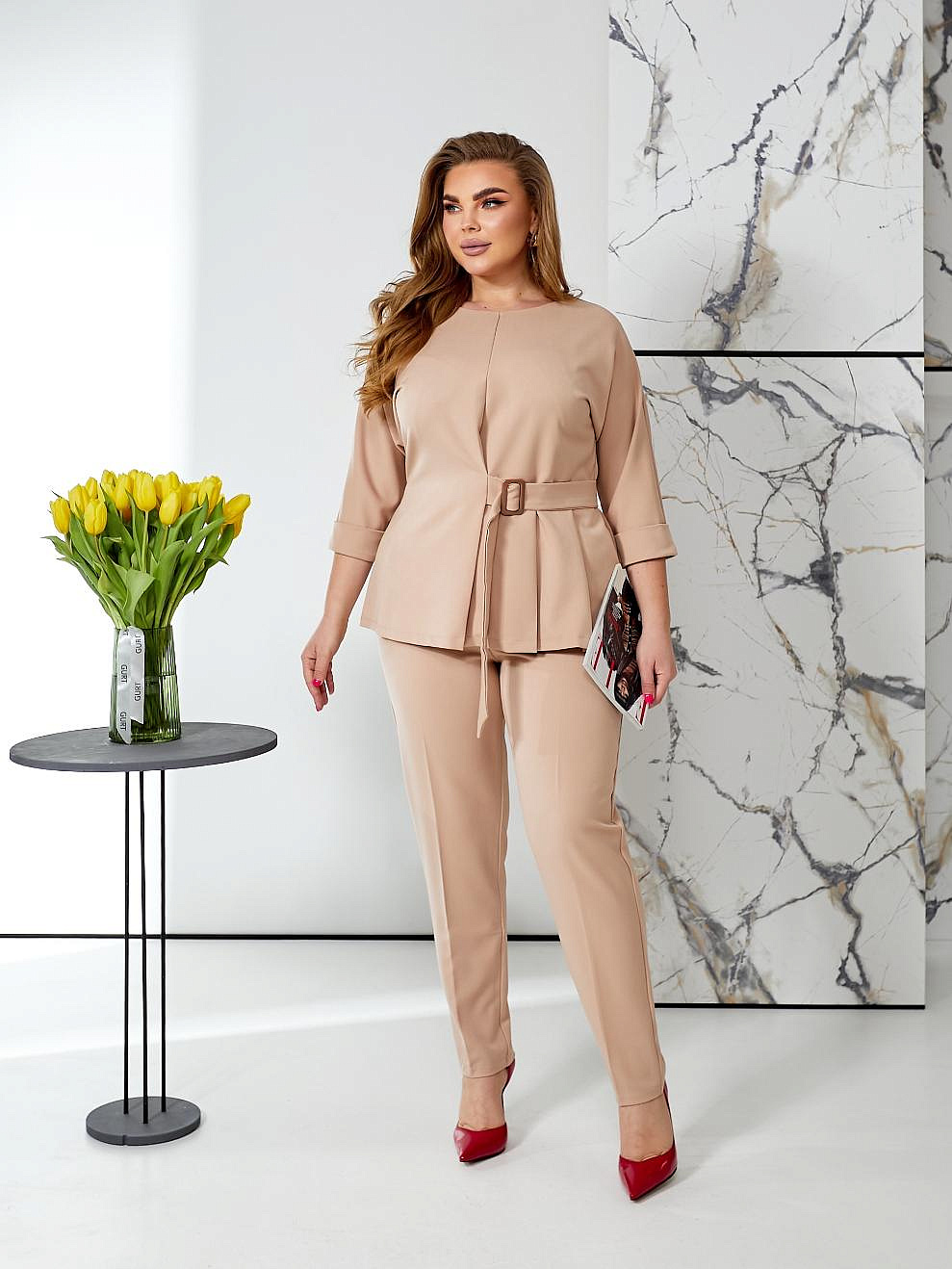 Брючный костюм с кофтой