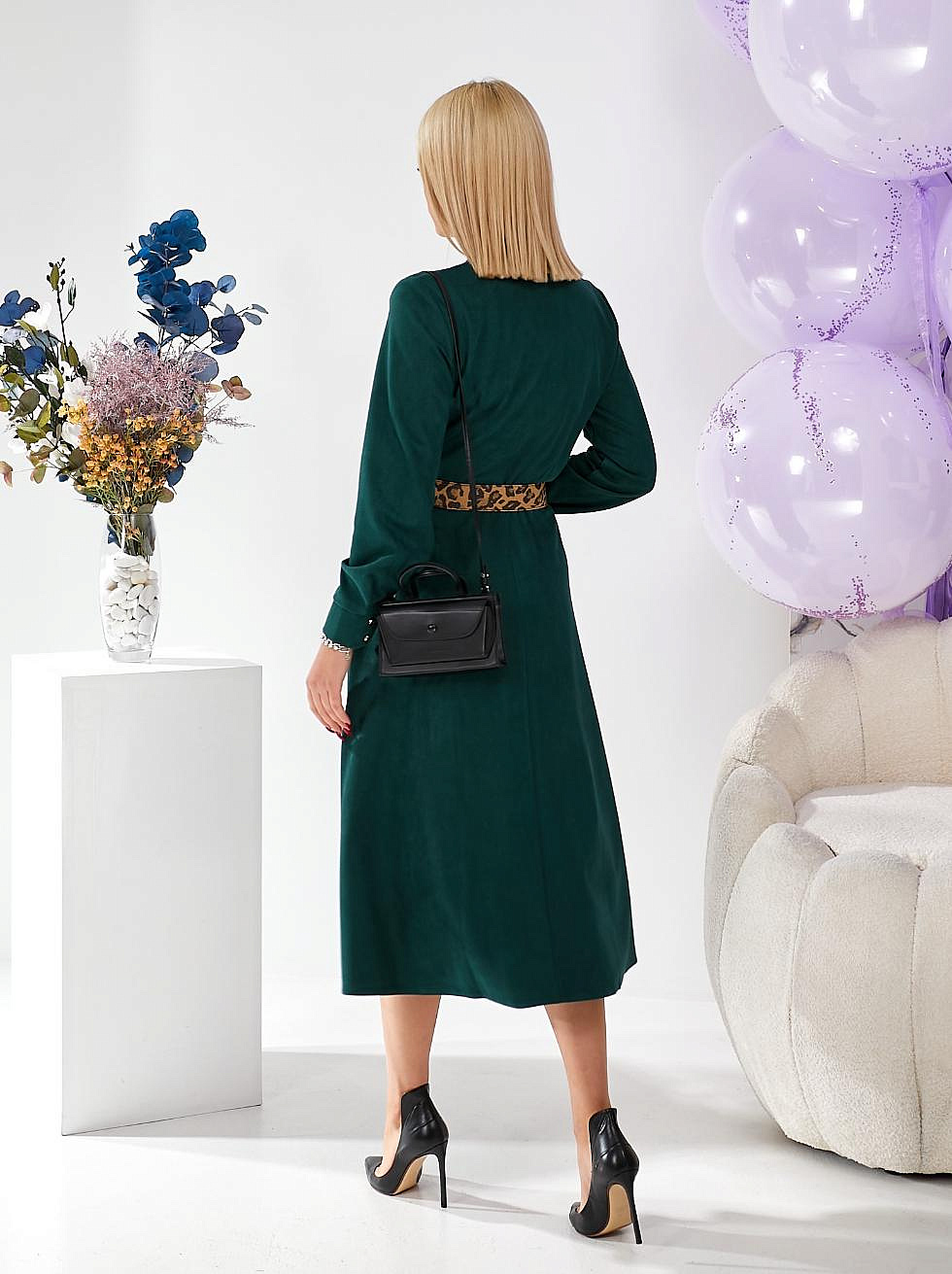 Женское платье на запах из замша