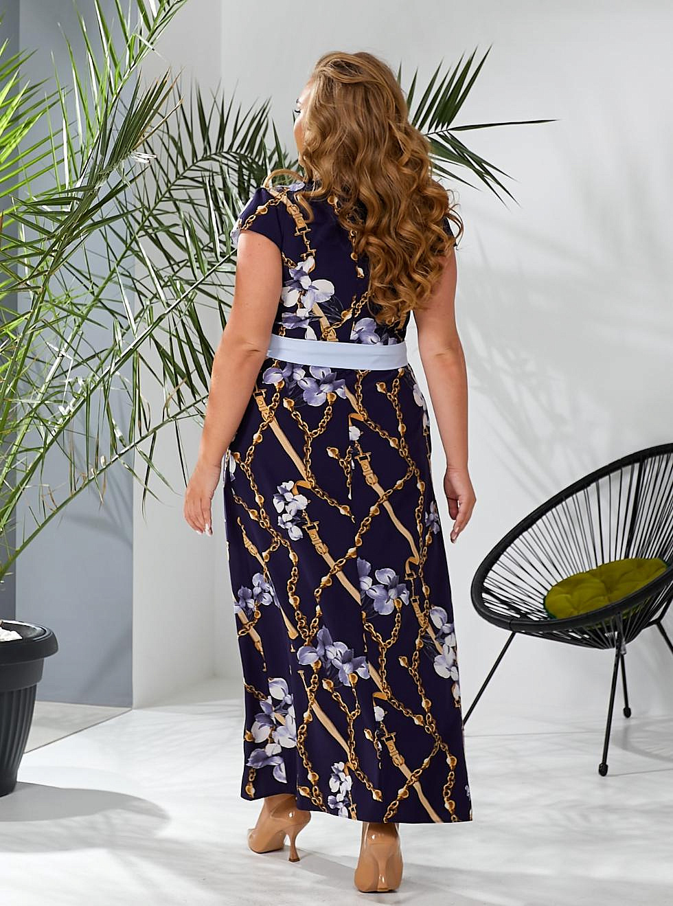 Женское платье в пол с контрастным поясом