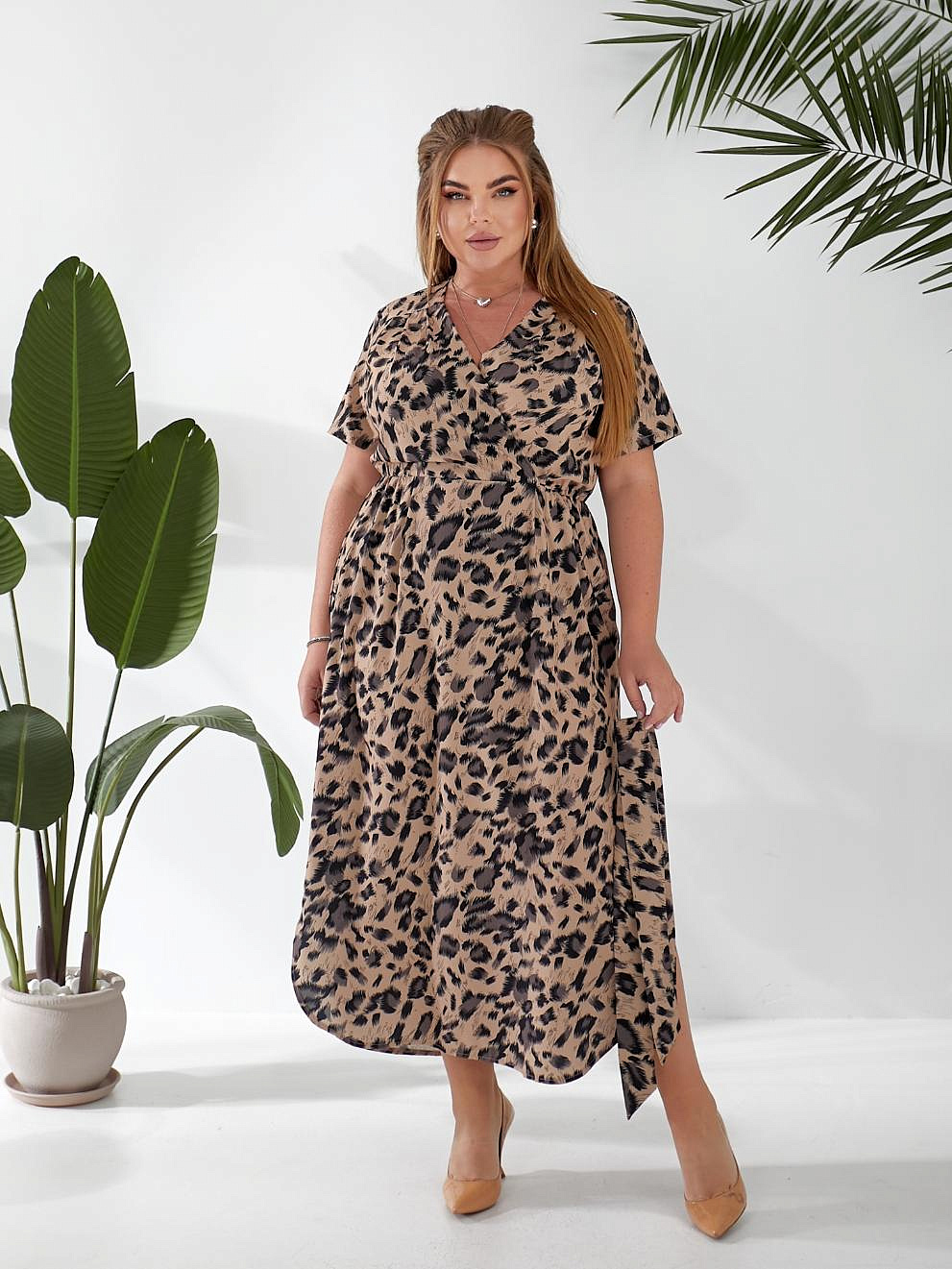 Женское платье с закругленным низом