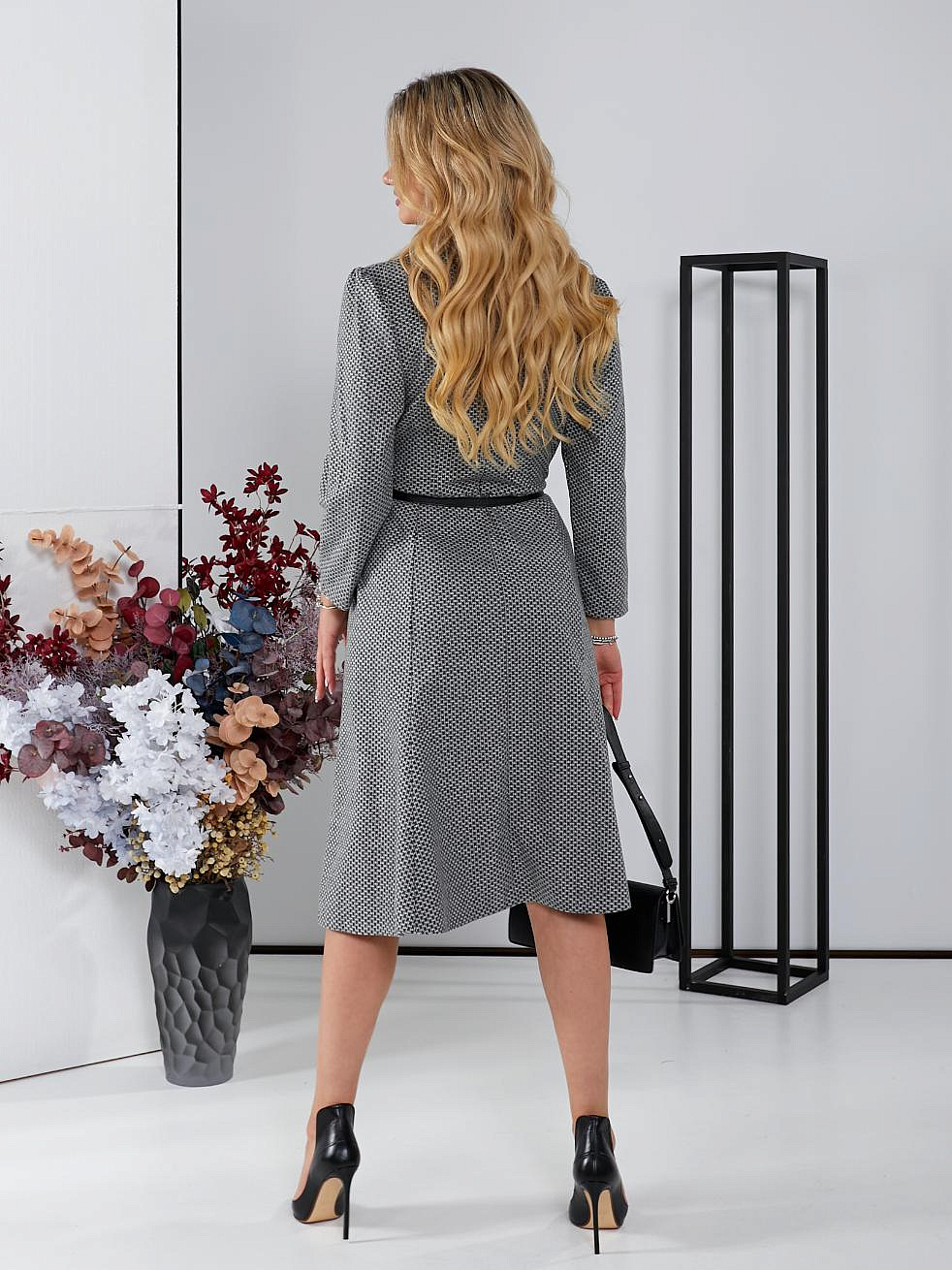 Женское платье с юбкой годэ и стойкой