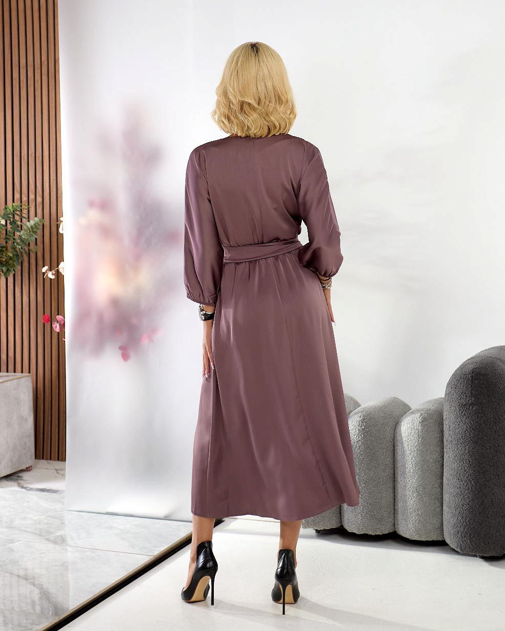 Женское платье нарядное из шелка