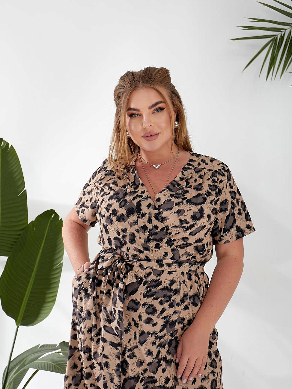 Женское платье с закругленным низом