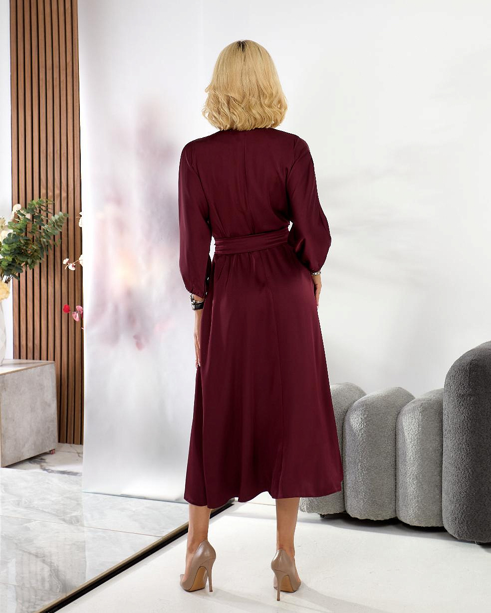 Женское платье нарядное из шелка