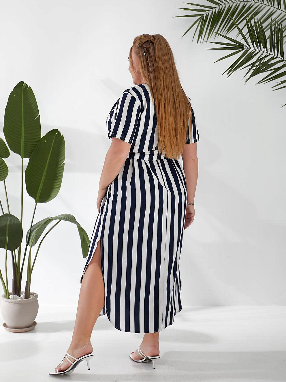 Женское платье с закругленным низом