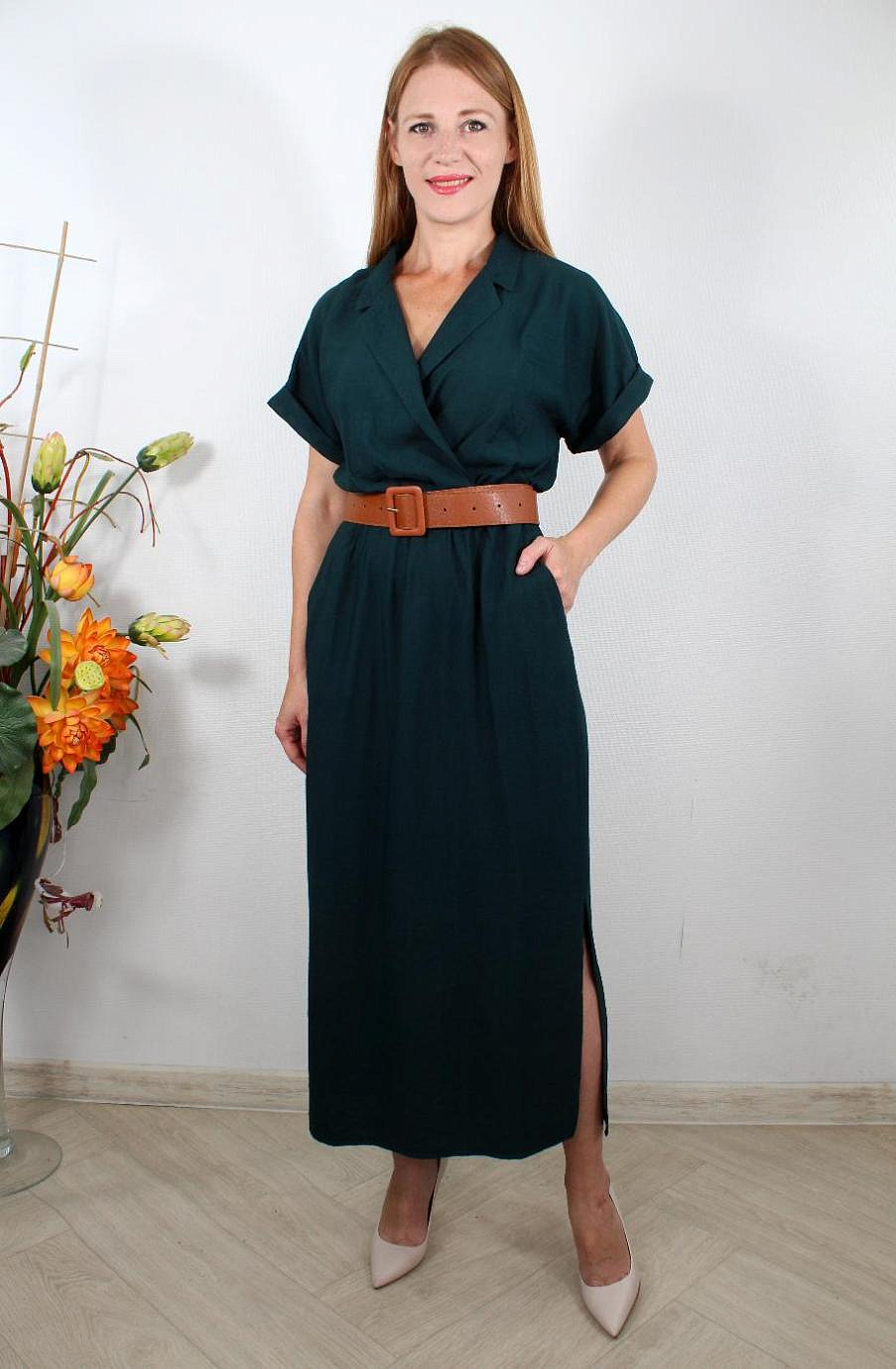 Платье прямое с воротником и поясом