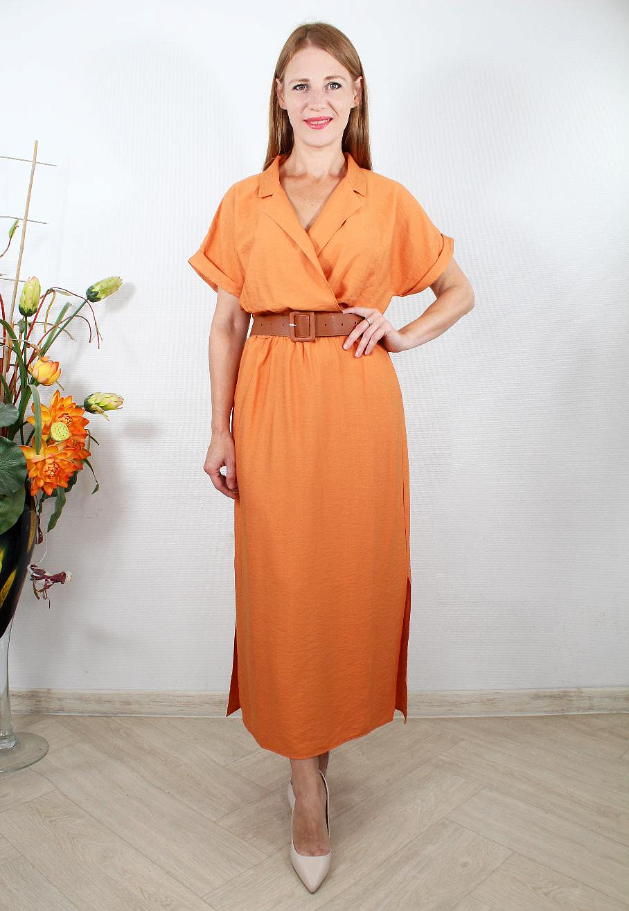 Платье прямое с воротником и поясом