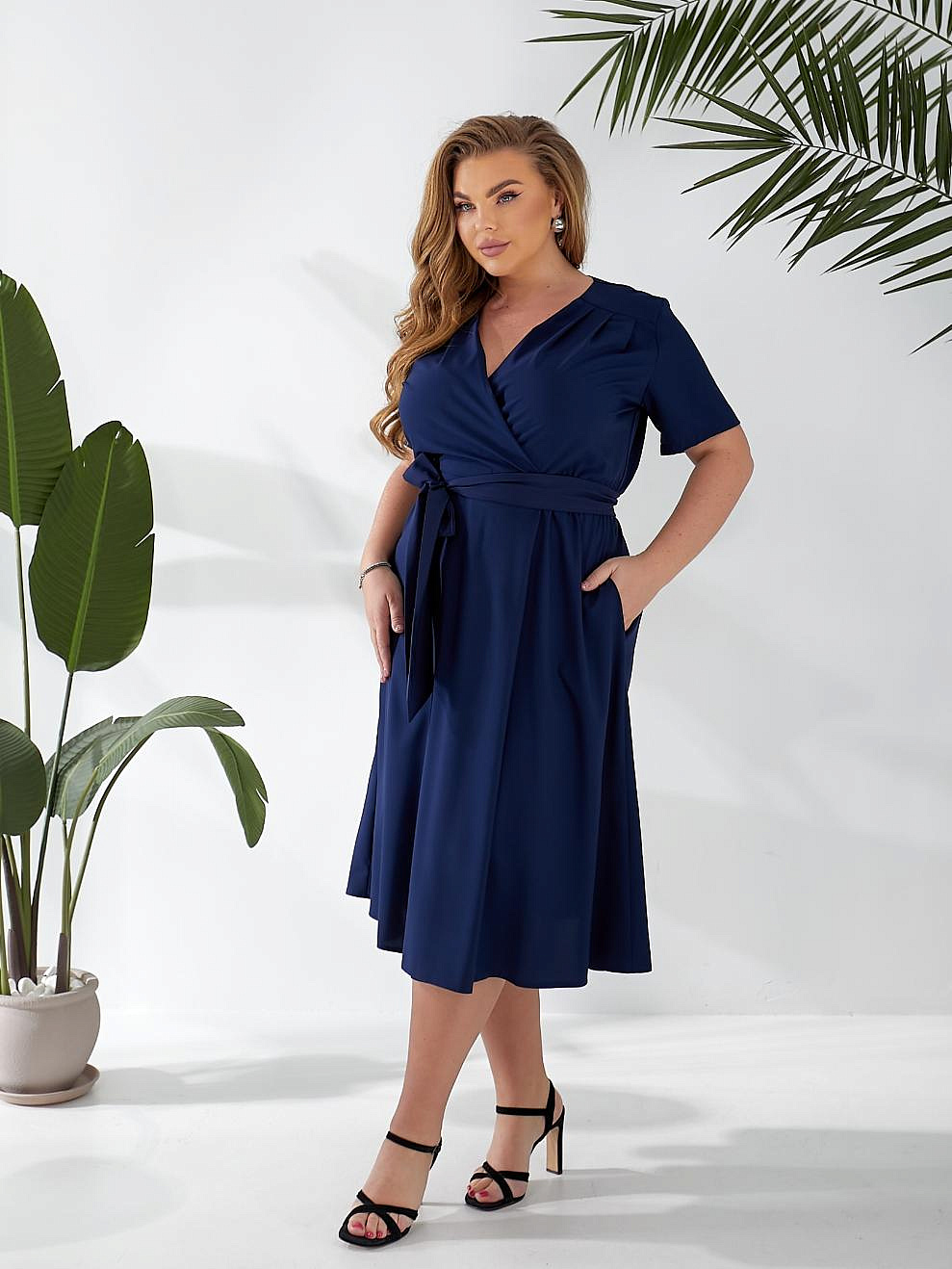 Женское платье клеш однотонное