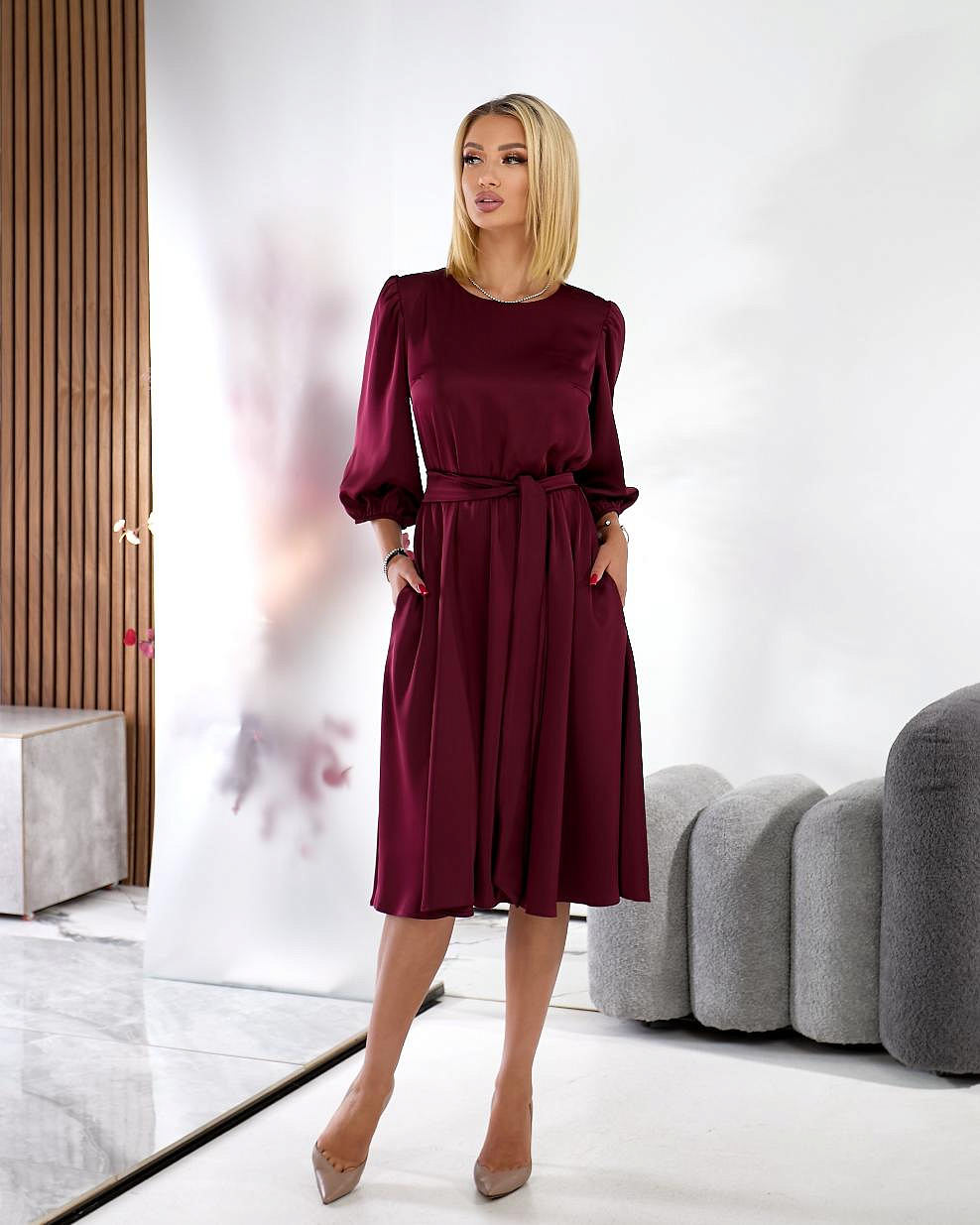 Женское платье шелковое с юбкой клеш