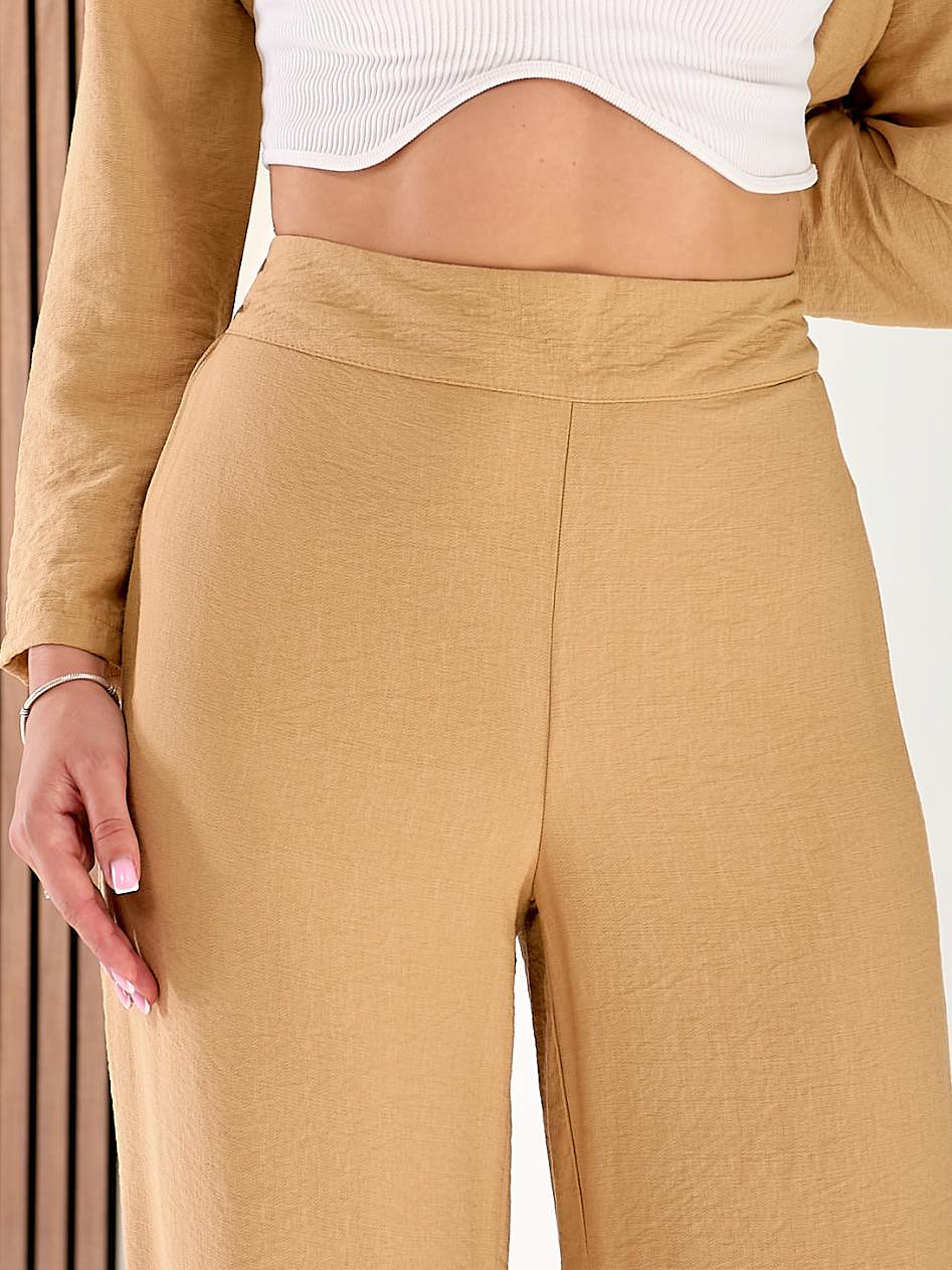 Женский брючный костюм с пиджаком