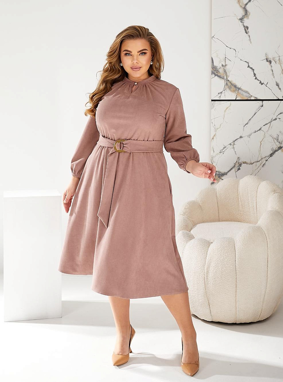 Женское платье замшевое с юбкой клеш