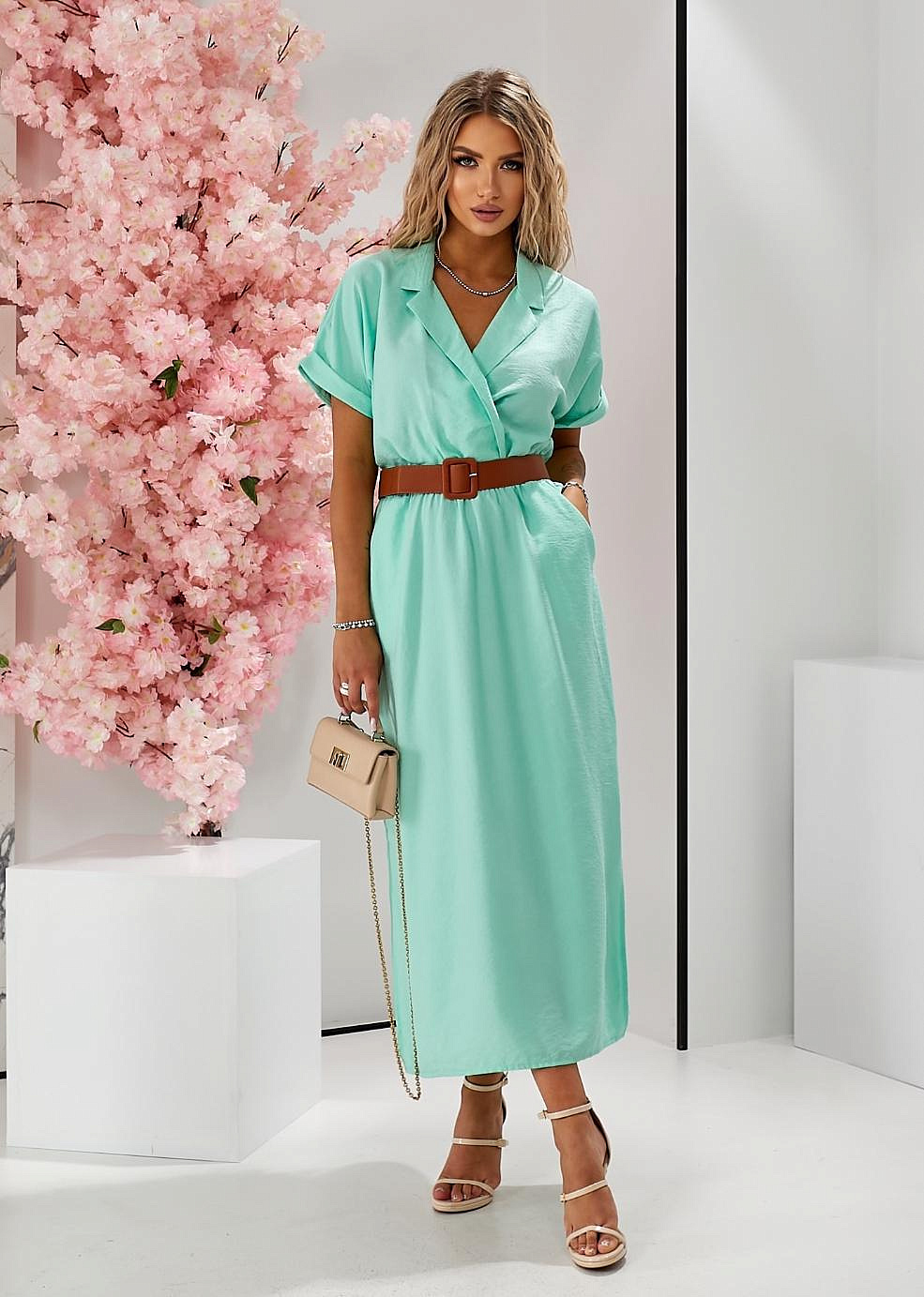 Летнее прямое платье с разрезами по бокам