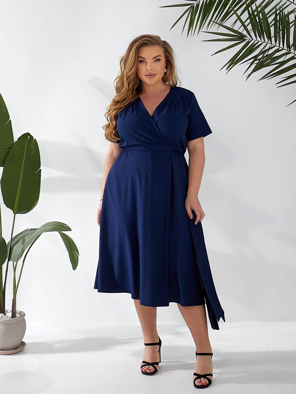 Женское платье клеш однотонное