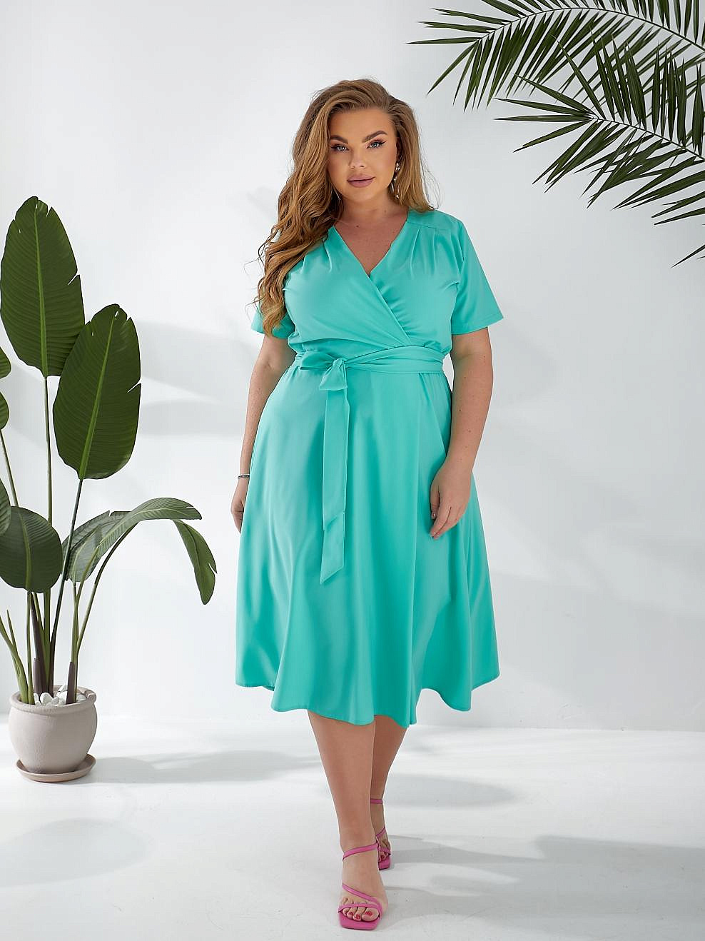 Женское платье клеш однотонное