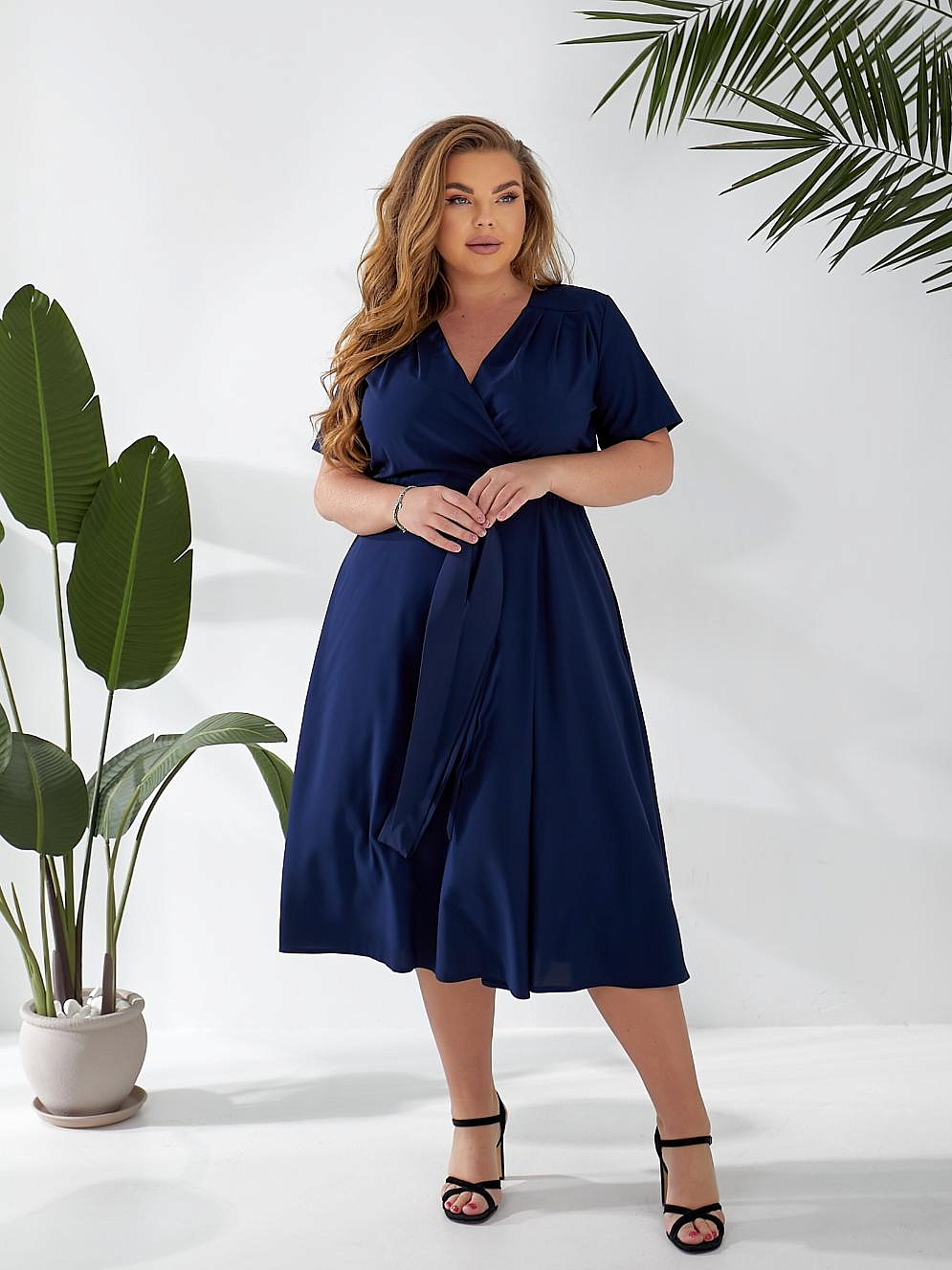 Женское платье клеш однотонное