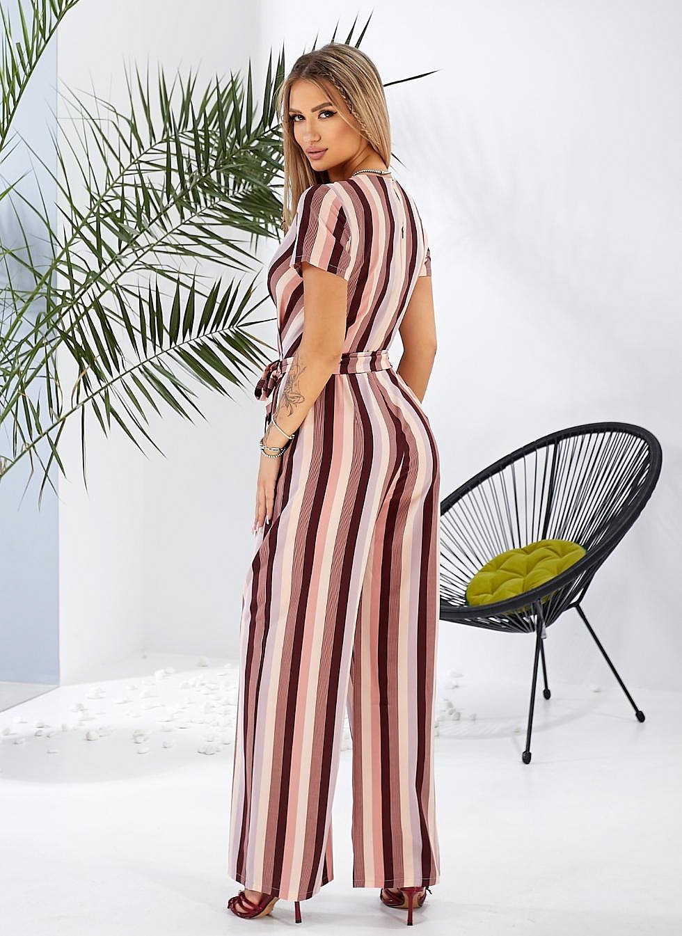 Женский комбинезон на запах в розовую полоску