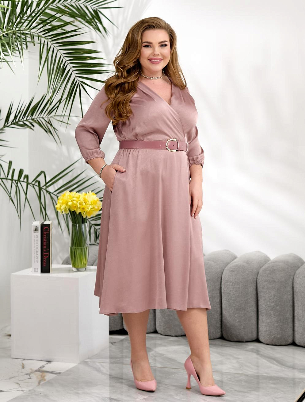 Женское платье на запах однотон