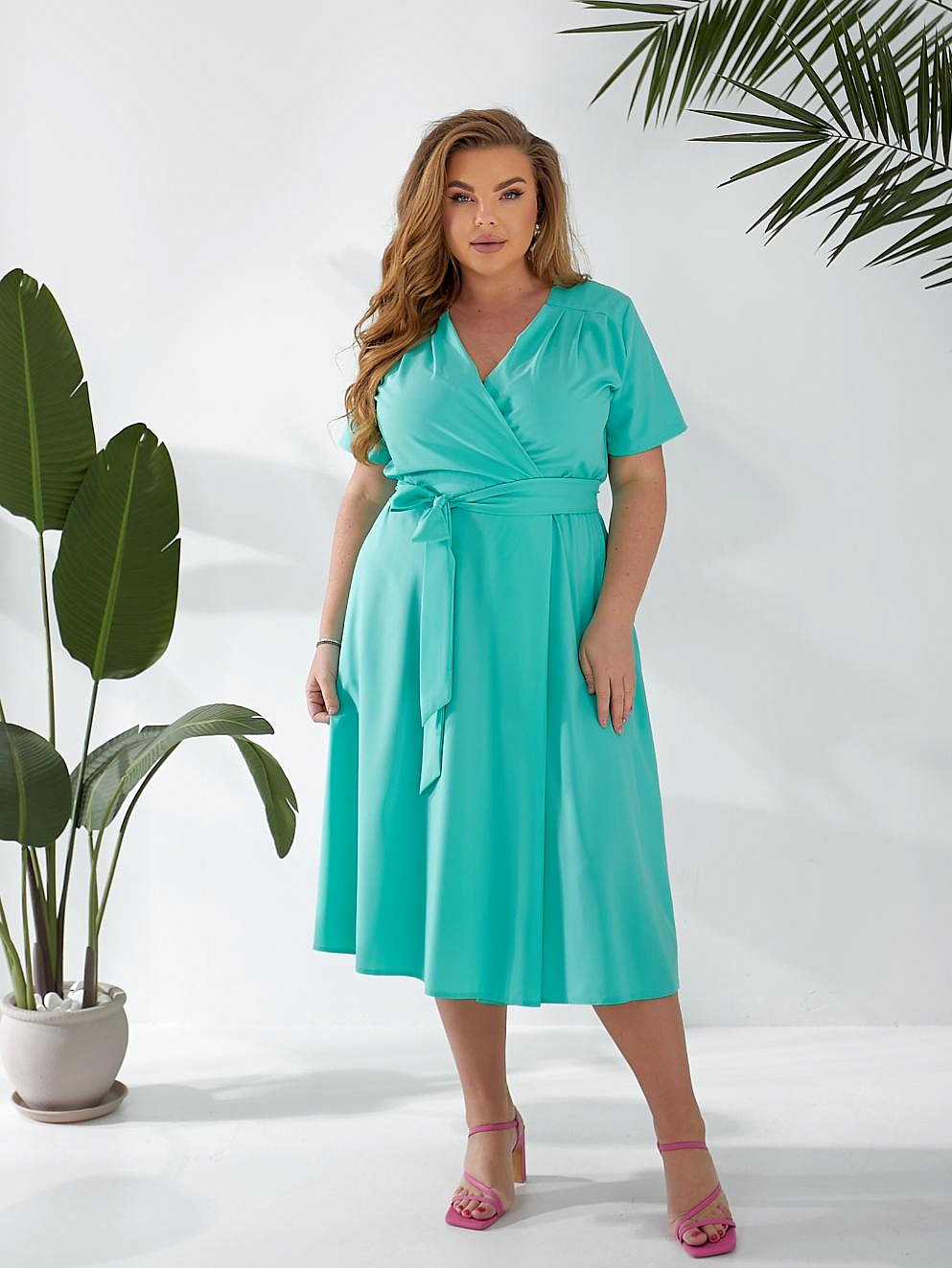 Женское платье клеш однотонное