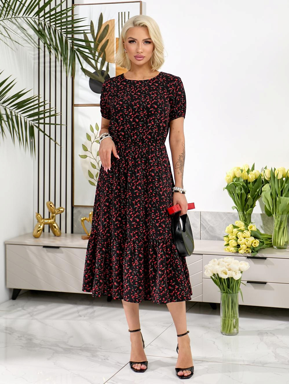 Женское платье миди с воланом по низу