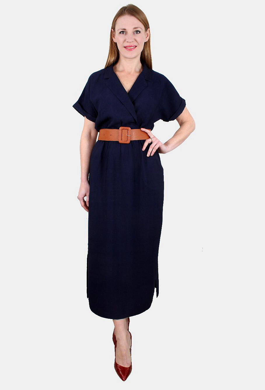 Платье прямое с воротником и поясом