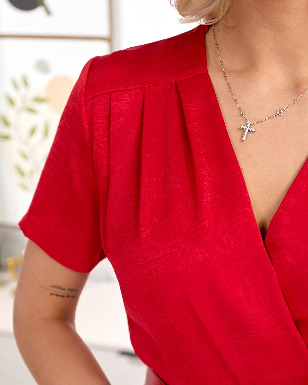 Женское платье шелковое на запах 