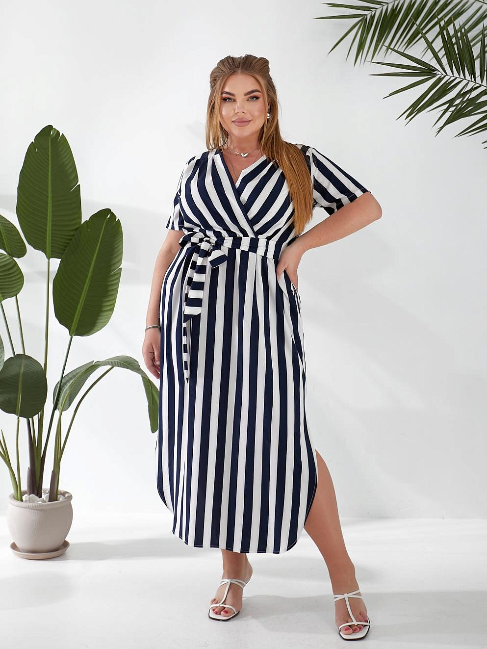 Женское платье с закругленным низом