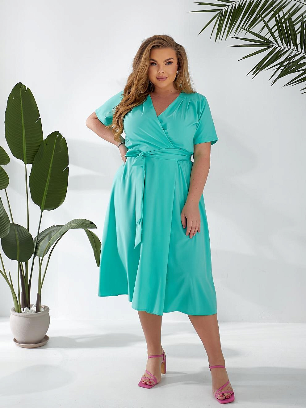 Женское платье клеш однотонное