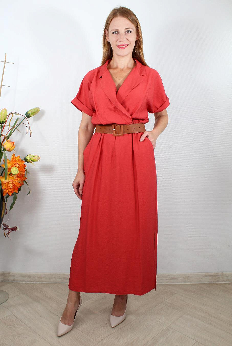 Платье прямое с воротником и поясом