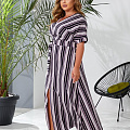 Женское платье длинное в полоску с разрезом впереди