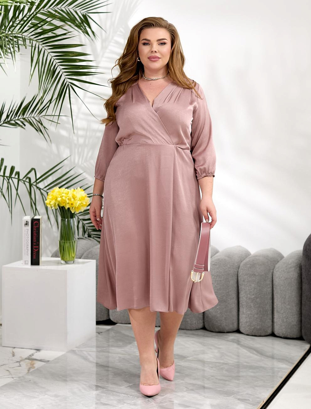 Женское платье на запах однотон