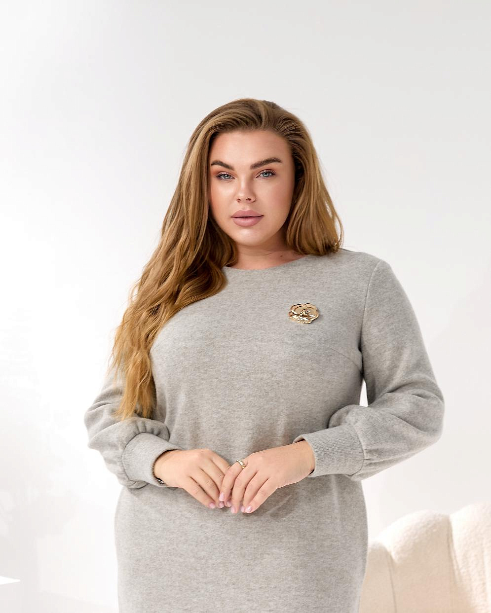 Женское платье теплое миди