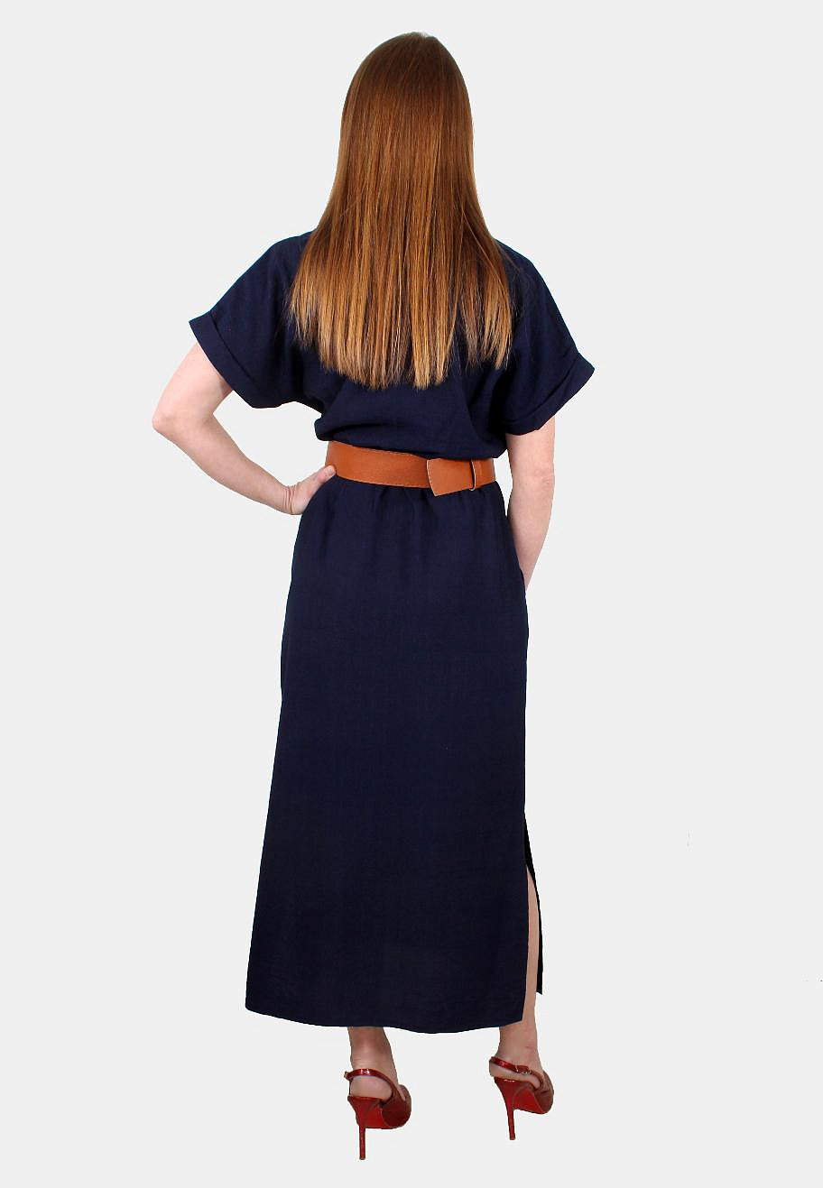 Платье прямое с воротником и поясом