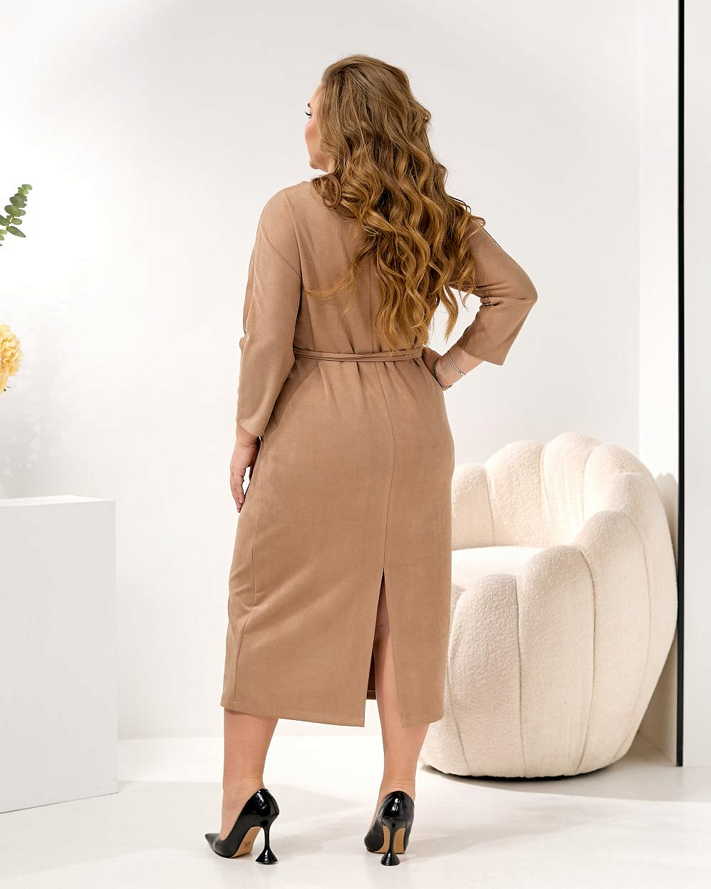 Женское платье замш миди