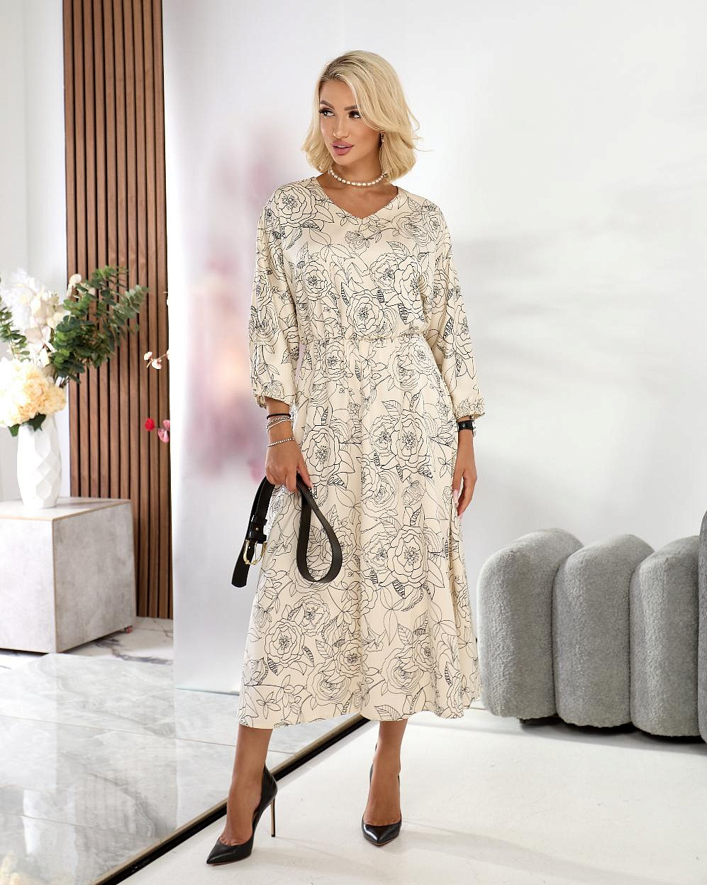 Женское платье миди шелковое в цветах