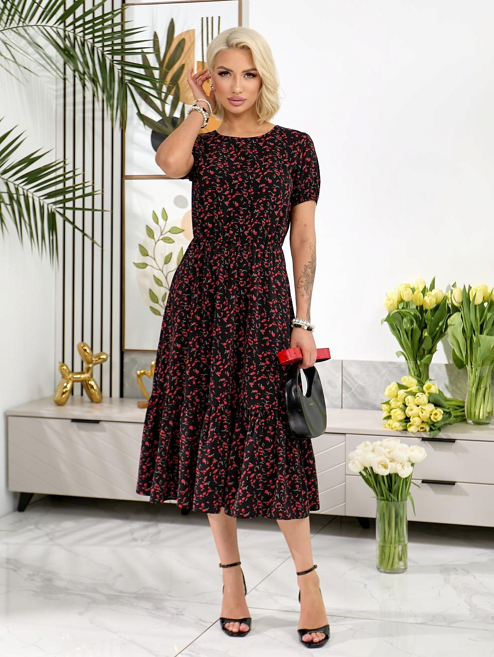 Женское платье миди с воланом по низу