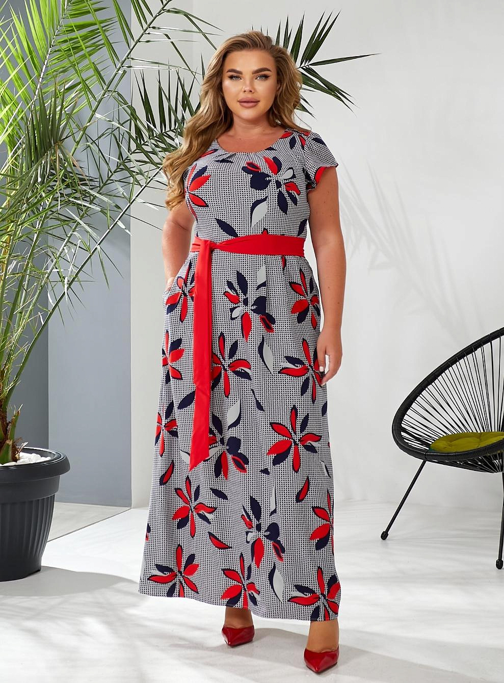 Женское платье в пол с контрастным поясом