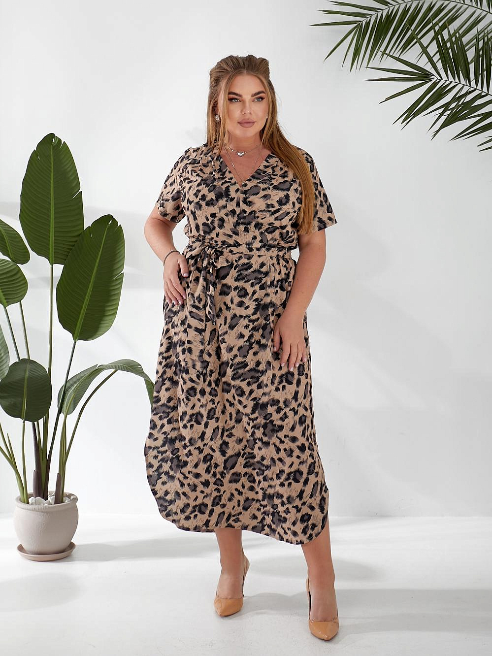 Женское платье с закругленным низом