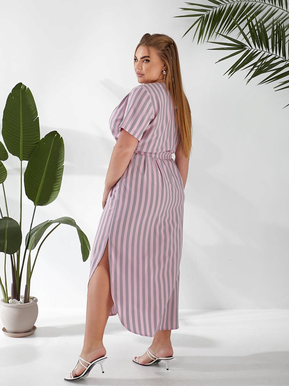 Женское платье с закругленным низом